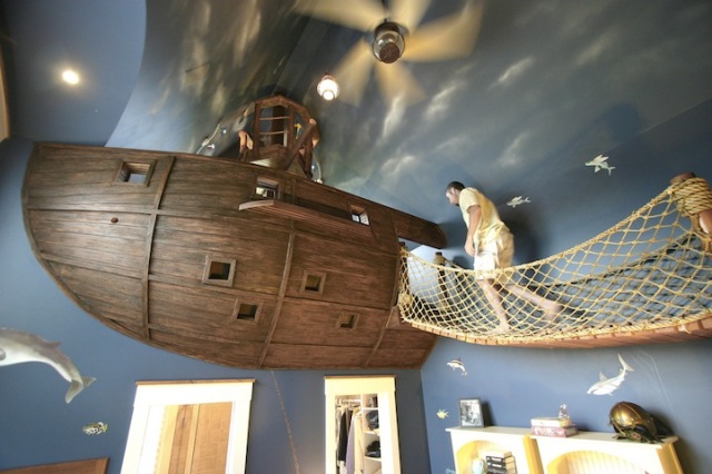 PirateShipBedroom11
